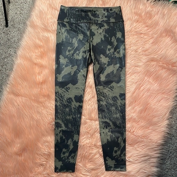 NWOT Noli Gloss Leggings Olive Cow Print High Waist Full‎ Length Size Large - Picture 3 of 6